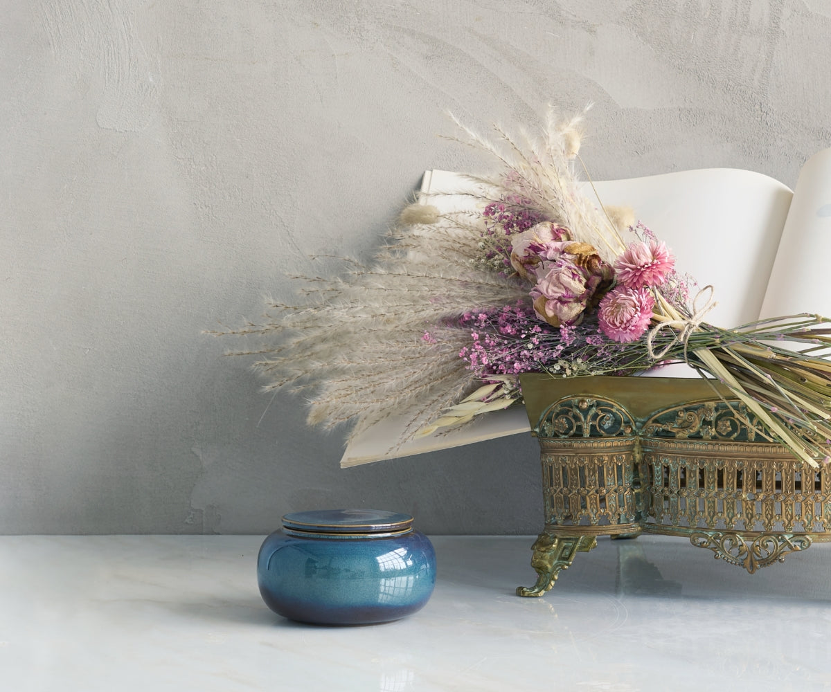 Seres mini urn cilindervormige handgemaakte urn van keramiek in de kleur groenblauw