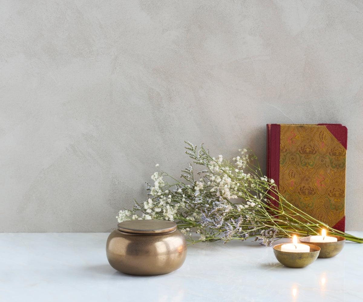 Seres mini urn cilindervormige handgemaakte urn van keramiek in de kleur koper