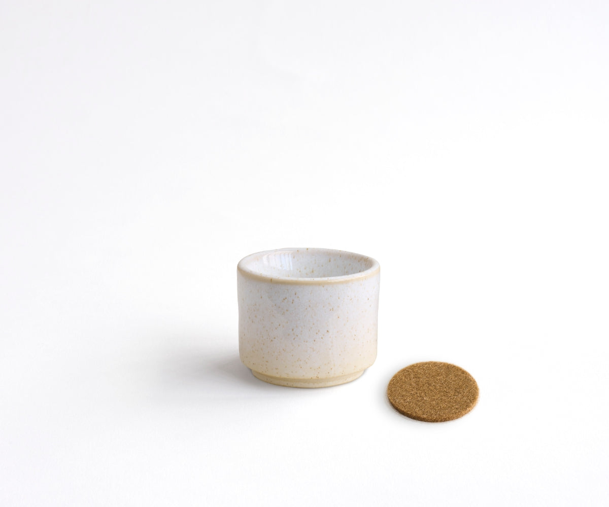 Helios handgemaakt urn van keramiek met waxinelichthouder in de kleur wit gespikkeld