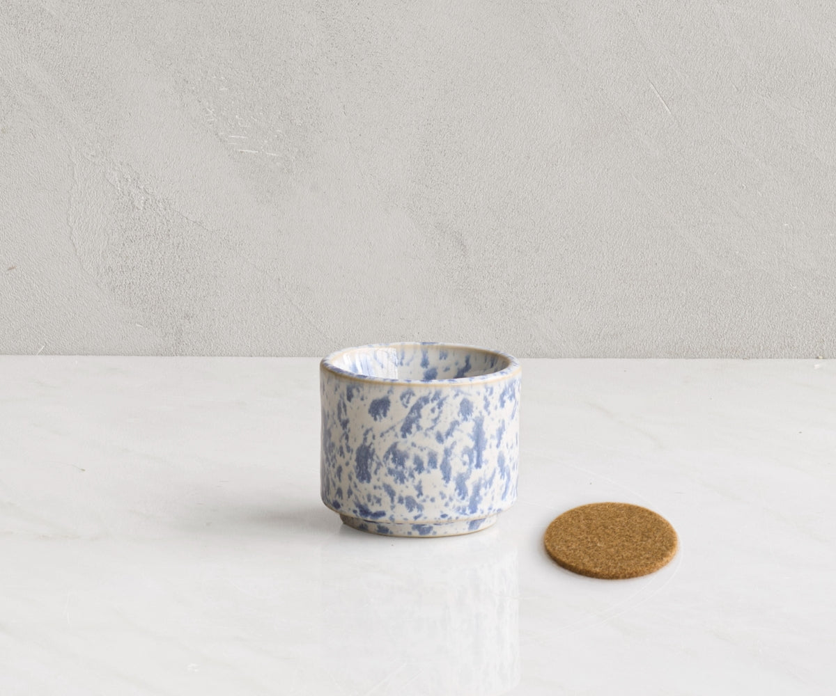 Helios handgemaakt urn van keramiek met waxinelichthouder in de kleuren wit en blauw