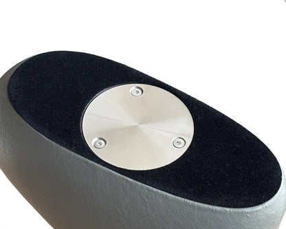 Detail van de sluiting van de kleine grijze Heart urn – modern Nederlands design