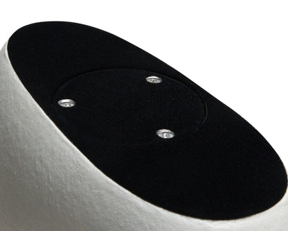 Detail van de sluiting van de kleine witte Heart urn – modern Nederlands design