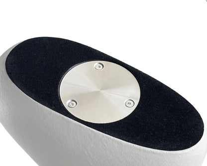 Detail van de sluiting van de kleine witte Heart urn – modern Nederlands design