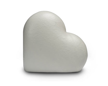 Vooraanzicht van de kleine witte Heart urn – modern Nederlands design